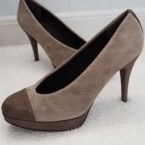 HOST PICK Stuart Weitzman suede NWOT size 8 B